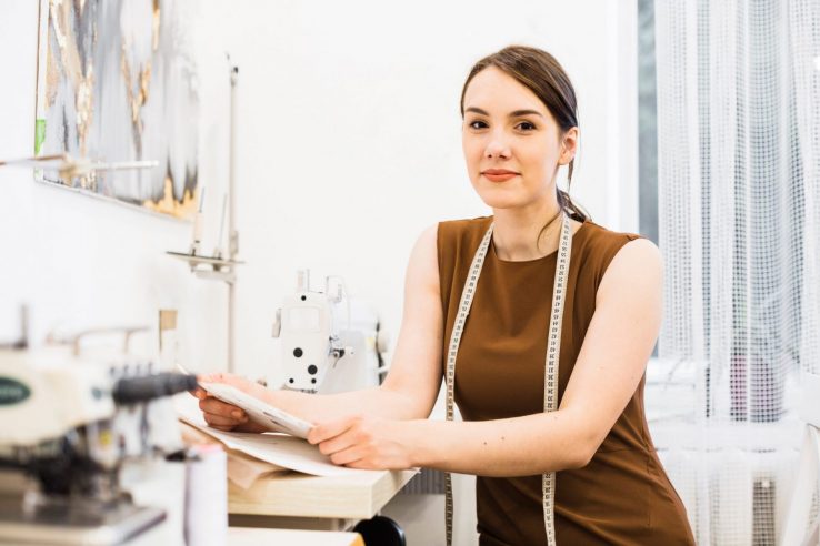 SmallBusinesses2021 Photo of businesswoman illustrates blog: How Can Factoring Help Small Businesses in 2021?