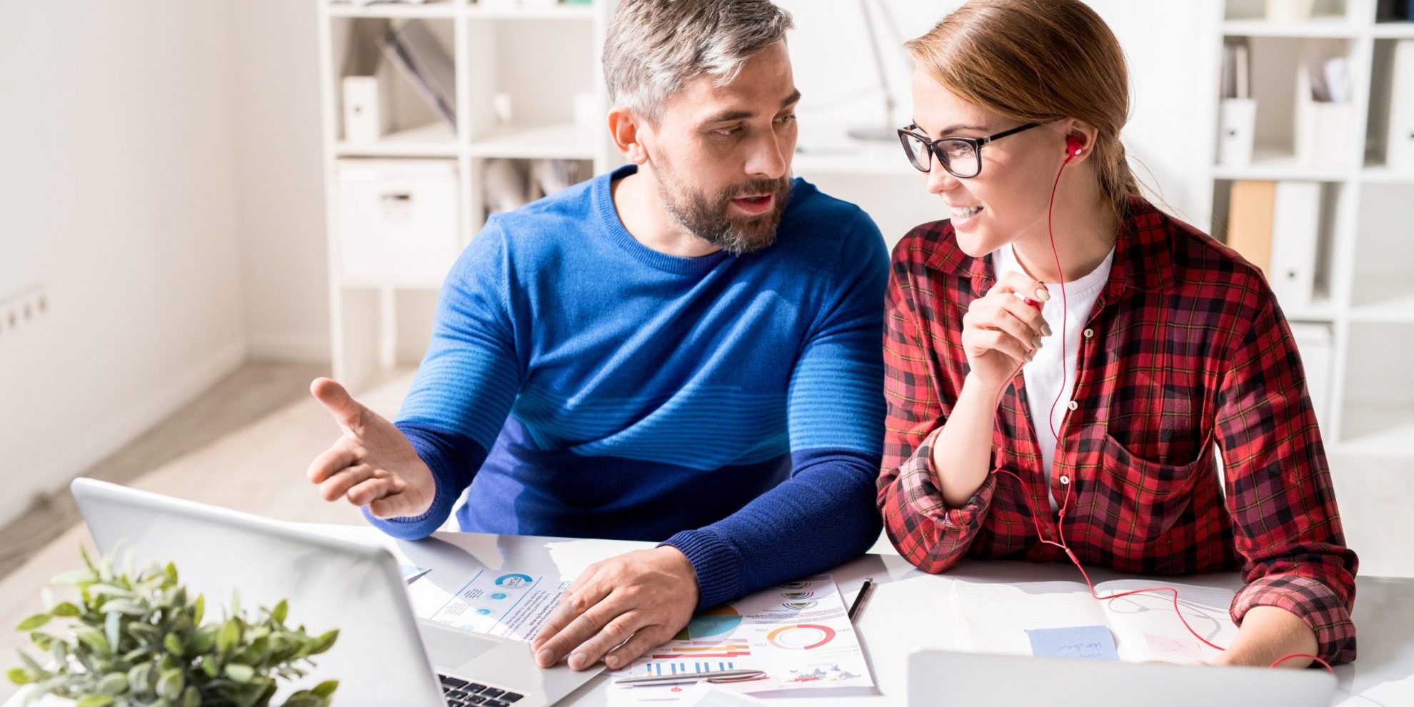 Invoice Factoring vs. Invoice Financing: What Is the Difference?